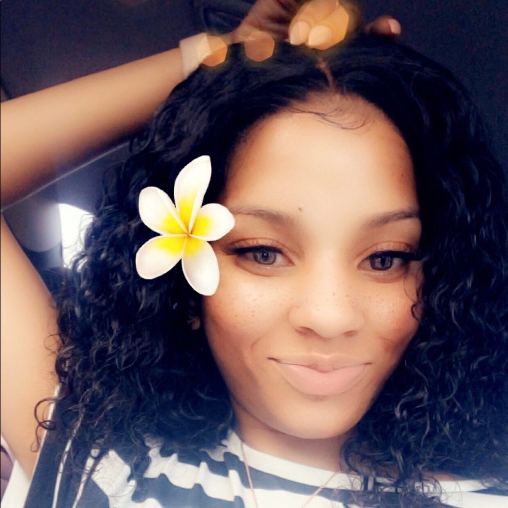 Meet your Posher, Simone